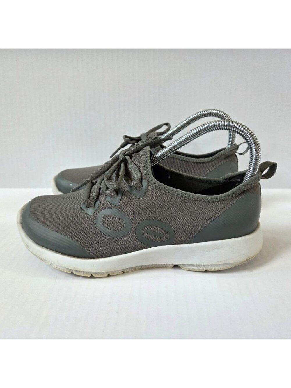 OOfos Shoes Womens 8.5 Olive Green Oomg Sport Lace Up Low Recovery Sneakers